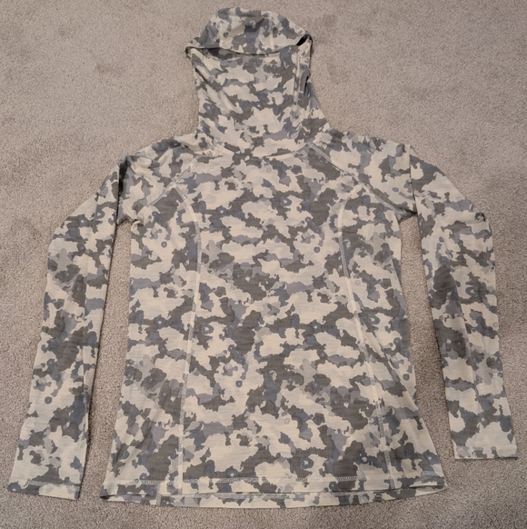 Outdoor Research Alpine Onset Merino 150 Base Layer Top, Gray White Camo, Size M - Picture 3 of 4